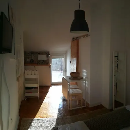 Cosy Attic City Center-2